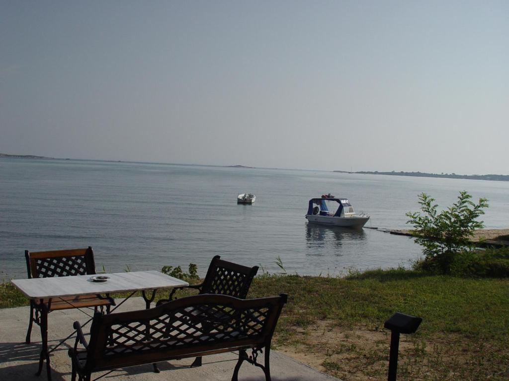 Studios Efi Beach Vourvourou Exterior foto