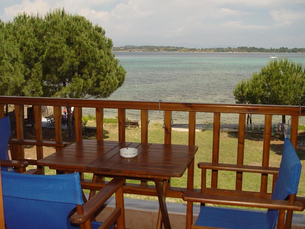 Studios Efi Beach Vourvourou Exterior foto