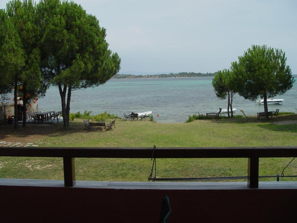 Studios Efi Beach Vourvourou Quarto foto